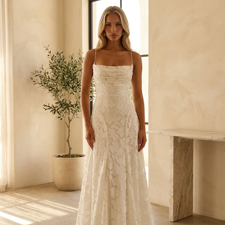 Clarissa — Abito Elegante in Pizzo