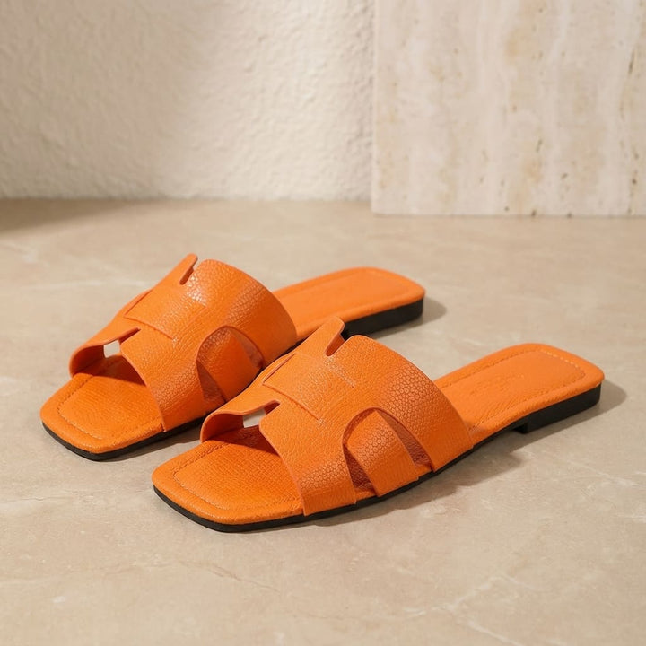 Sandali Donna Slip-On dal Design Moderno